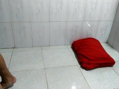 Thèm Đụ Gái Xinh Quét Bạn Bè Để Kiếm Người Chịch