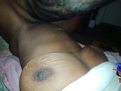 Núm hồng lồn căng bảo sao mà anh không muốn đụ