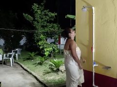 Vướng Vào Lưới Tình Với Cô Em Họ Xinh Đẹp