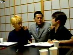 Cặc Bự Phóng Tinh Vào Trong Lỗ Nhị Ẩm Ướt