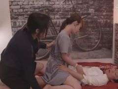 Nữ Đồng Nghiệp Dâm Thích Được Đụ