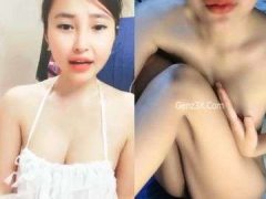 Clip Sex Gái Bắc Siêu Xinh Thích Show Hàng Trong Live Room