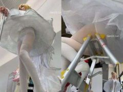 Cosplayer Bị Quay Lén Khi Đang Trong Lúc Thay Đồ