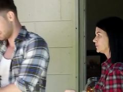 Bé Thụ Hâm Nóng Tình Cảm Với Củ Khoai Nóng Bỏng