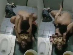 Gái Xinh Nhậu Say Vào Wc Làm Vài Nháy