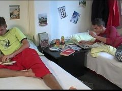 2 Người Đàn Ông Xxnn Cực Mạnh Mẽ Trong Phòng