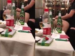 Hàu Của Em Tiếp Viên Khiến Anh Khách Húp Không Ngừng